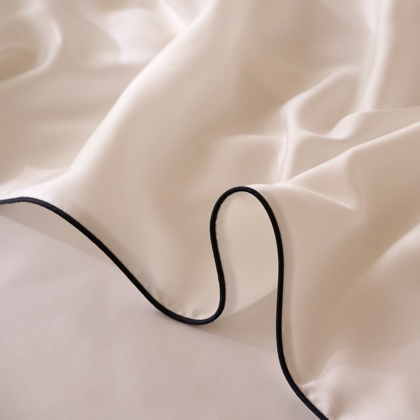 Snuggle & Stay Signature Furless™ Sheet Set